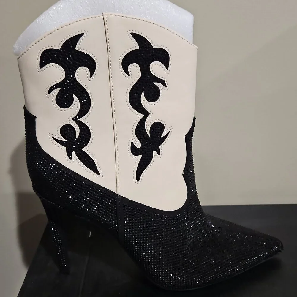 Womens boots - Picture 1 of 2